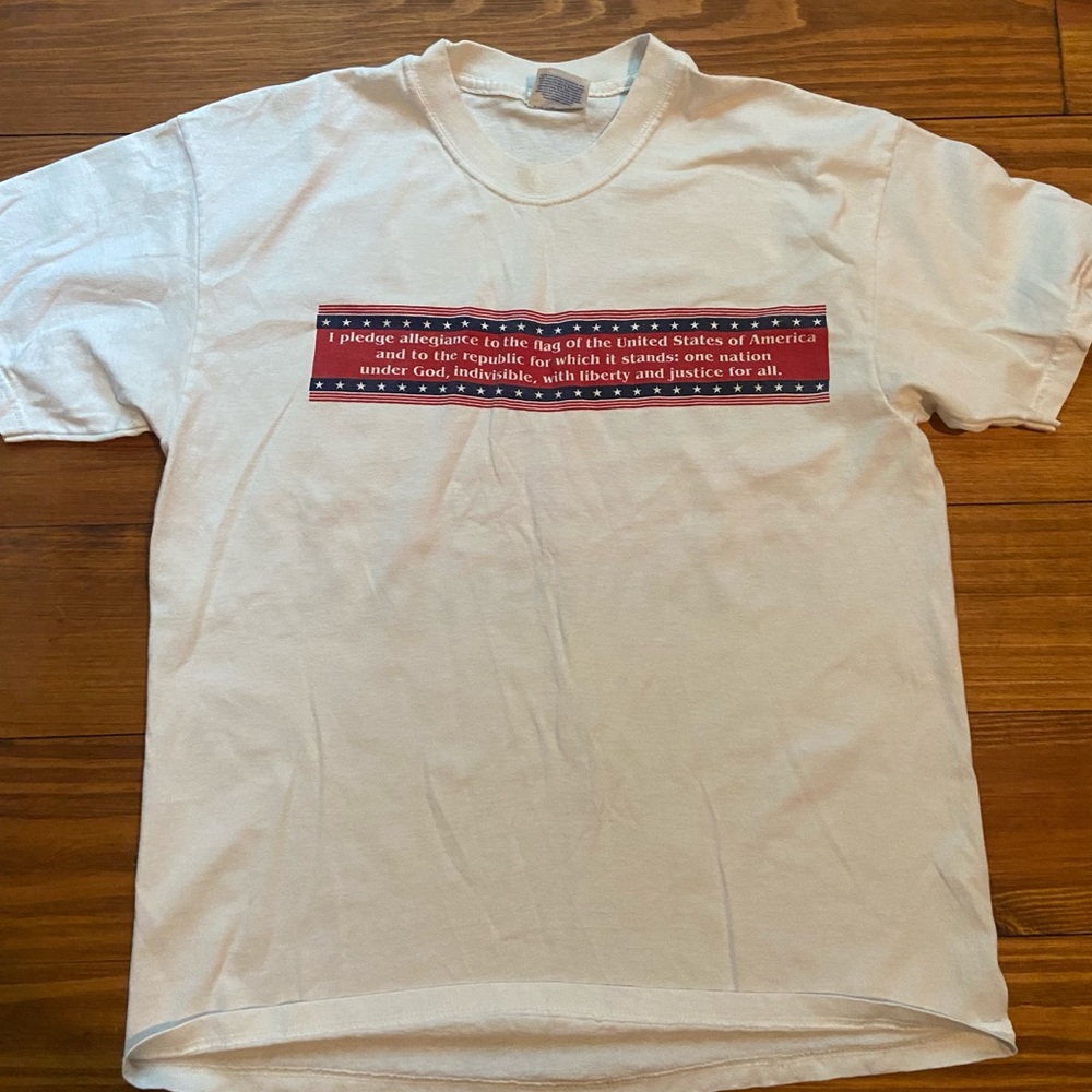 Retro pledge of allegiance tee